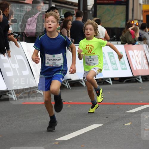 21.09.2025 - PSD Bank Halbmarathon Strokosch-Dieckow http://msf.ph/oto/8940906 21.09.2025 10:26:40 Ziel 111, 143, 152, 297, 347, 348, 379, 396 meine-sportfotos.de