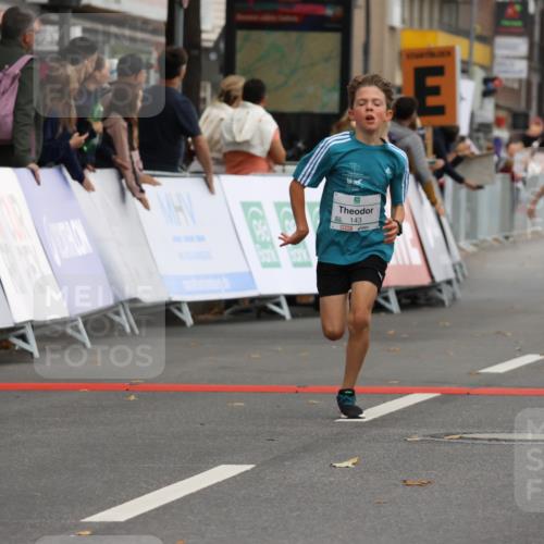 21.09.2025 - PSD Bank Halbmarathon Strokosch-Dieckow http://msf.ph/oto/8940919 21.09.2025 10:26:42 Ziel 111, 143, 152, 297, 347, 348, 360, 379, 396 meine-sportfotos.de