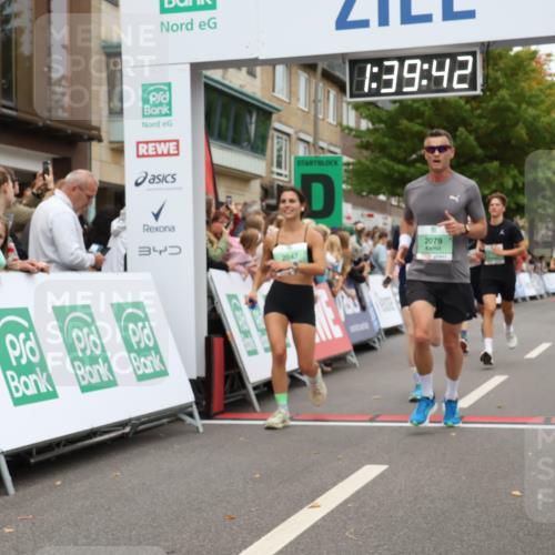 21.09.2025 - PSD Bank Halbmarathon Strokosch-Dieckow http://msf.ph/oto/8940941 21.09.2025 11:39:06 Ziel 1027, 1147, 1816, 1917, 2047, 2055, 2079, 3917 meine-sportfotos.de