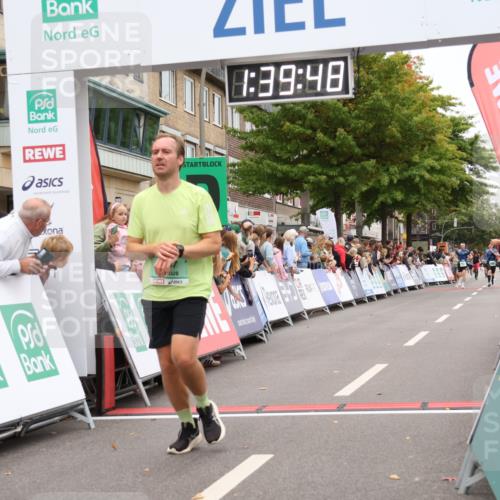 21.09.2025 - PSD Bank Halbmarathon Strokosch-Dieckow http://msf.ph/oto/8940957 21.09.2025 11:39:11 Ziel 1027, 1147, 1917, 2047, 2055, 2079, 2137 meine-sportfotos.de