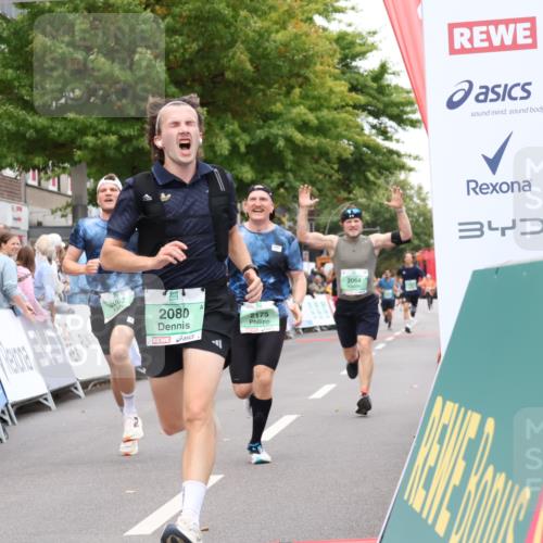 21.09.2025 - PSD Bank Halbmarathon Strokosch-Dieckow http://msf.ph/oto/8940972 21.09.2025 11:39:18 Ziel 1227, 2038, 2062, 2064, 2080, 2137, 2175 meine-sportfotos.de