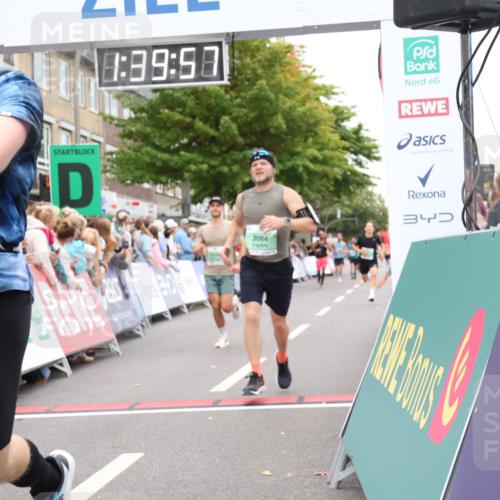 21.09.2025 - PSD Bank Halbmarathon Strokosch-Dieckow http://msf.ph/oto/8940981 21.09.2025 11:39:20 Ziel 1227, 2038, 2062, 2064, 2080, 2175 meine-sportfotos.de