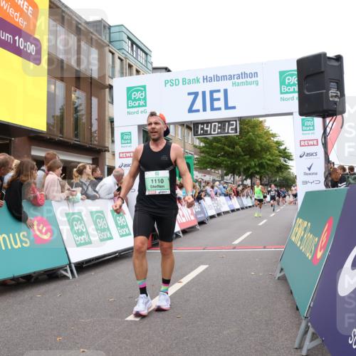 21.09.2025 - PSD Bank Halbmarathon Strokosch-Dieckow http://msf.ph/oto/8941020 21.09.2025 11:39:35 Ziel 1110, 1416, 1769, 1901, 2285, 4055 meine-sportfotos.de