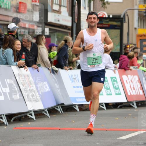 21.09.2025 - PSD Bank Halbmarathon Strokosch-Dieckow http://msf.ph/oto/8941054 21.09.2025 11:23:38 Ziel 1780 meine-sportfotos.de