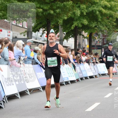 21.09.2025 - PSD Bank Halbmarathon Strokosch-Dieckow http://msf.ph/oto/8941091 21.09.2025 11:39:58 Ziel 1968, 2069, 2084, 2085, 2579, 2897, 4016, 4017 meine-sportfotos.de
