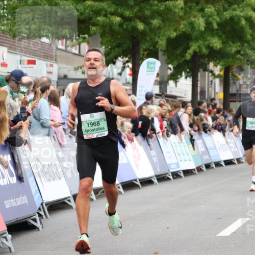 21.09.2025 - PSD Bank Halbmarathon Strokosch-Dieckow http://msf.ph/oto/8941092 21.09.2025 11:39:59 Ziel 1968, 2069, 2084, 2085, 2579, 4016, 4017 meine-sportfotos.de