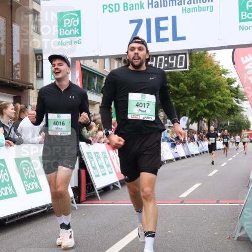 21.09.2025 - PSD Bank Halbmarathon Strokosch-Dieckow http://msf.ph/oto/8941107 21.09.2025 11:40:04 Ziel 1968, 2084, 2085, 2442, 4016, 4017 meine-sportfotos.de