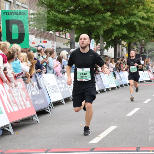 21.09.2025 - PSD Bank Halbmarathon Strokosch-Dieckow http://msf.ph/oto/8941111 21.09.2025 11:40:06 Ziel 1645, 1968, 2015, 2442, 4016, 4017 meine-sportfotos.de