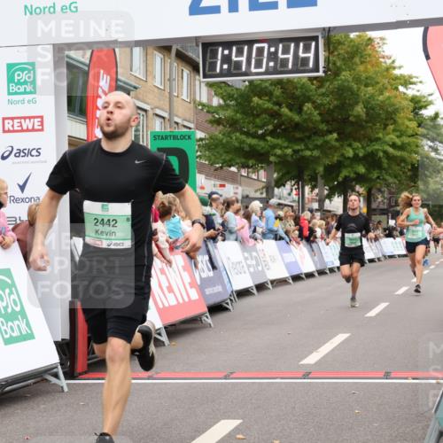 21.09.2025 - PSD Bank Halbmarathon Strokosch-Dieckow http://msf.ph/oto/8941116 21.09.2025 11:40:07 Ziel 1645, 1968, 2015, 2442, 4016, 4017 meine-sportfotos.de