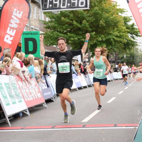 21.09.2025 - PSD Bank Halbmarathon Strokosch-Dieckow http://msf.ph/oto/8941120 21.09.2025 11:40:09 Ziel 1645, 2015, 2442, 4016, 4017 meine-sportfotos.de