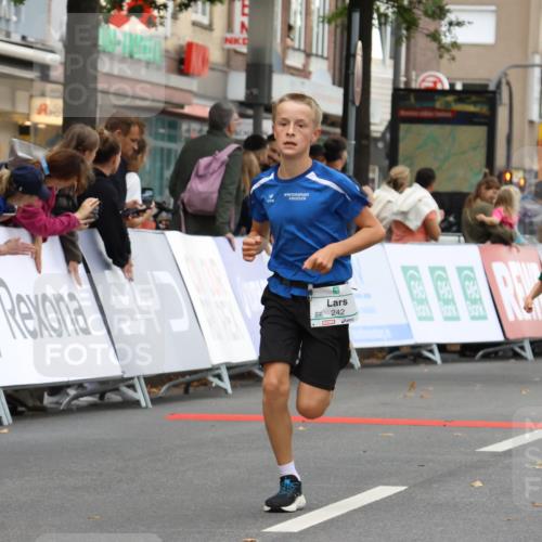 21.09.2025 - PSD Bank Halbmarathon Strokosch-Dieckow http://msf.ph/oto/8941137 21.09.2025 10:27:18 Ziel 128, 239, 242, 247, 292, 298, 329, 330, 398 meine-sportfotos.de