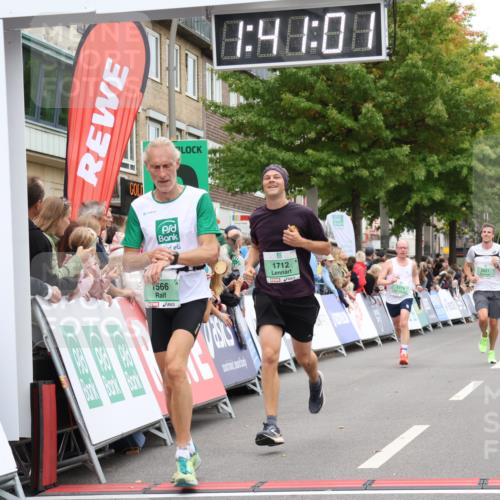 21.09.2025 - PSD Bank Halbmarathon Strokosch-Dieckow http://msf.ph/oto/8941158 21.09.2025 11:40:25 Ziel 1566, 1712, 1779, 1932, 2021, 2063 meine-sportfotos.de
