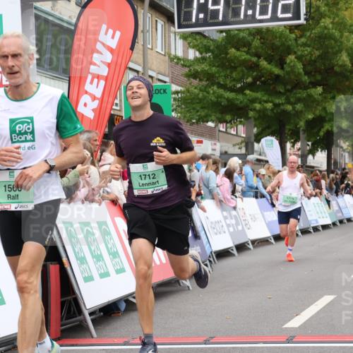 21.09.2025 - PSD Bank Halbmarathon Strokosch-Dieckow http://msf.ph/oto/8941162 21.09.2025 11:40:25 Ziel 1566, 1712, 1779, 1932, 2021, 2063 meine-sportfotos.de