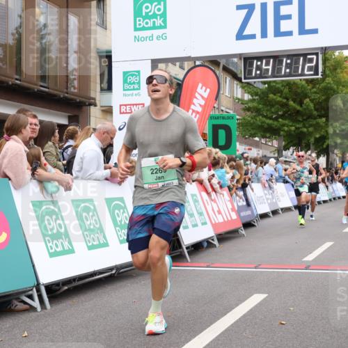 21.09.2025 - PSD Bank Halbmarathon Strokosch-Dieckow http://msf.ph/oto/8941185 21.09.2025 11:40:35 Ziel 1318, 1767, 1779, 1992, 2021, 2269, 2542 meine-sportfotos.de
