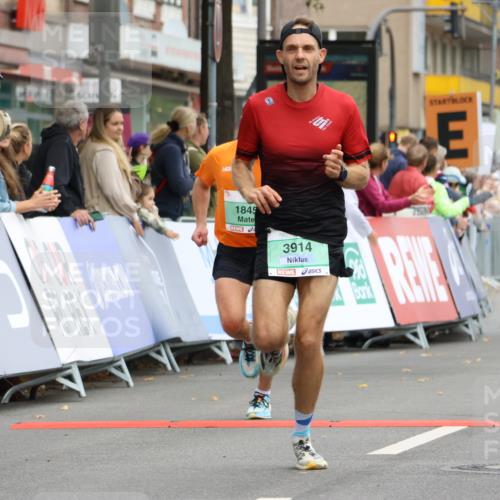 21.09.2025 - PSD Bank Halbmarathon Strokosch-Dieckow http://msf.ph/oto/8941193 21.09.2025 11:24:29 Ziel 1845, 3913, 3914 meine-sportfotos.de