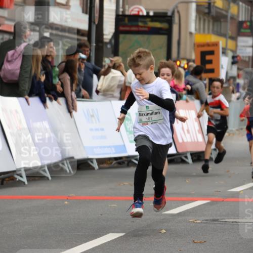 21.09.2025 - PSD Bank Halbmarathon Strokosch-Dieckow http://msf.ph/oto/8941226 21.09.2025 10:27:27 Ziel 101, 128, 242, 247, 249, 292, 341, 342, 391 meine-sportfotos.de