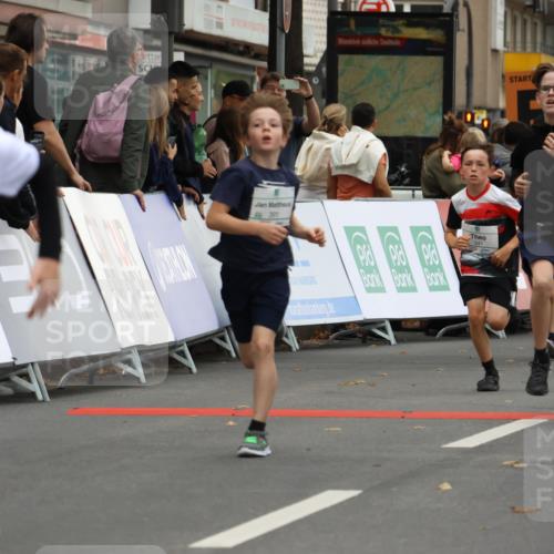 21.09.2025 - PSD Bank Halbmarathon Strokosch-Dieckow http://msf.ph/oto/8941239 21.09.2025 10:27:28 Ziel 101, 128, 247, 249, 292, 341, 342, 391 meine-sportfotos.de