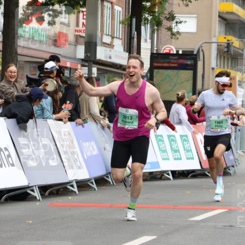 21.09.2025 - PSD Bank Halbmarathon Strokosch-Dieckow http://msf.ph/oto/8941292 21.09.2025 11:24:36 Ziel 1178, 1310, 1471, 1845, 1989, 3913, 3914 meine-sportfotos.de