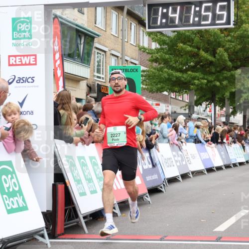 21.09.2025 - PSD Bank Halbmarathon Strokosch-Dieckow http://msf.ph/oto/8941304 21.09.2025 11:41:18 Ziel 1788, 2138, 2180, 2183, 2227 meine-sportfotos.de