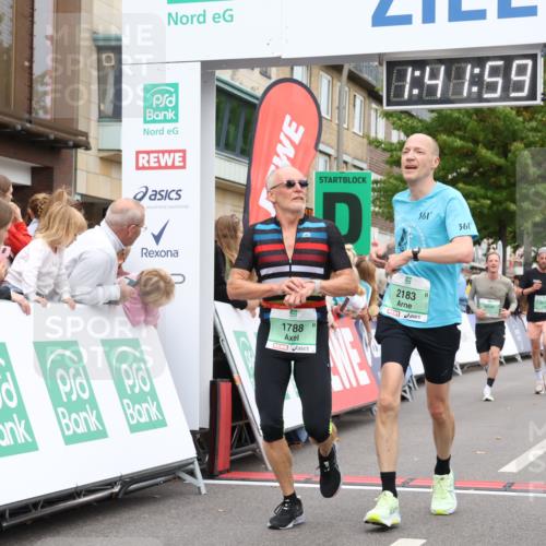 21.09.2025 - PSD Bank Halbmarathon Strokosch-Dieckow http://msf.ph/oto/8941319 21.09.2025 11:41:22 Ziel 1435, 1775, 1776, 1788, 2183, 2227, 3911, 4026 meine-sportfotos.de