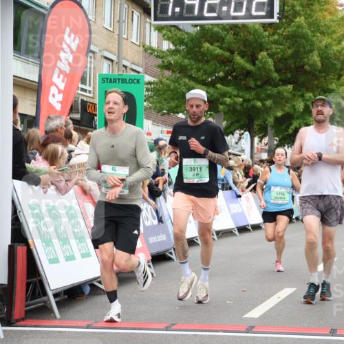 21.09.2025 - PSD Bank Halbmarathon Strokosch-Dieckow http://msf.ph/oto/8941329 21.09.2025 11:41:25 Ziel 1435, 1775, 1776, 1788, 2183, 2227, 3911, 4026 meine-sportfotos.de