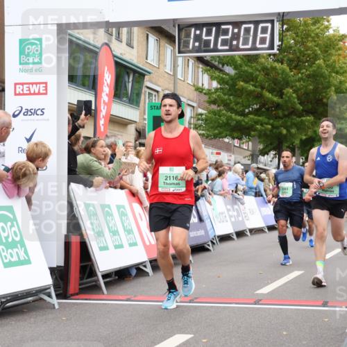 21.09.2025 - PSD Bank Halbmarathon Strokosch-Dieckow http://msf.ph/oto/8941349 21.09.2025 11:41:32 Ziel 1349, 1435, 1775, 1776, 1786, 1886, 2083, 2116, 2443, 3911, 4026 meine-sportfotos.de