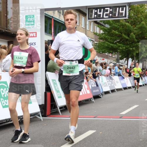 21.09.2025 - PSD Bank Halbmarathon Strokosch-Dieckow http://msf.ph/oto/8941368 21.09.2025 11:41:37 Ziel 1349, 1765, 1786, 1886, 2083, 2116, 2443 meine-sportfotos.de