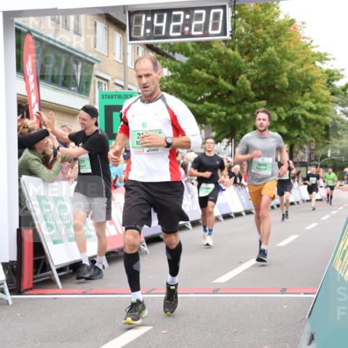 21.09.2025 - PSD Bank Halbmarathon Strokosch-Dieckow http://msf.ph/oto/8941384 21.09.2025 11:41:44 Ziel 1399, 1758, 1765, 1887, 2111, 2231, 2443, 3895 meine-sportfotos.de