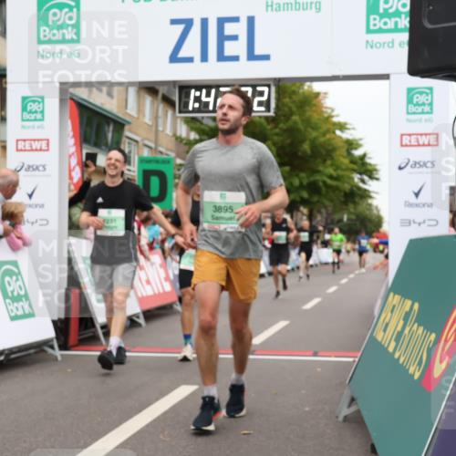 21.09.2025 - PSD Bank Halbmarathon Strokosch-Dieckow http://msf.ph/oto/8941388 21.09.2025 11:41:46 Ziel 1399, 1758, 1765, 1887, 2111, 2231, 3895 meine-sportfotos.de