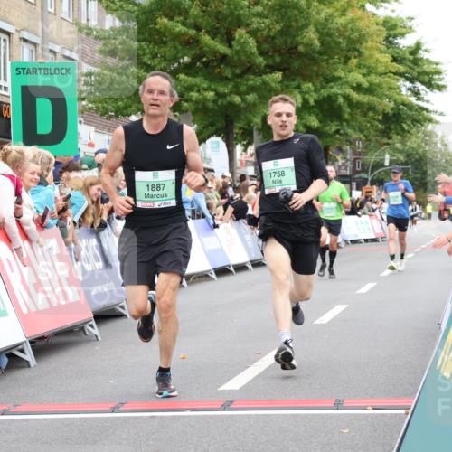 21.09.2025 - PSD Bank Halbmarathon Strokosch-Dieckow http://msf.ph/oto/8941395 21.09.2025 11:41:48 Ziel 1399, 1758, 1765, 1887, 2029, 2043, 2111, 2231, 3895 meine-sportfotos.de