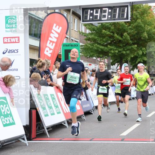 21.09.2025 - PSD Bank Halbmarathon Strokosch-Dieckow http://msf.ph/oto/8941496 21.09.2025 11:42:34 Ziel 1058, 1899, 1995, 2220, 2253, 2281, 2380, 3928, 3930, 4048 meine-sportfotos.de