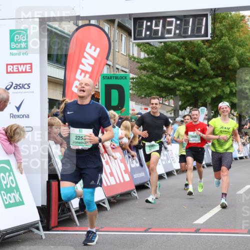 21.09.2025 - PSD Bank Halbmarathon Strokosch-Dieckow http://msf.ph/oto/8941498 21.09.2025 11:42:34 Ziel 1058, 1899, 1995, 2220, 2253, 2281, 2380, 3928, 3930, 4048 meine-sportfotos.de