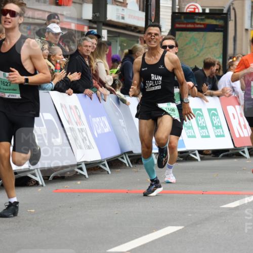 21.09.2025 - PSD Bank Halbmarathon Strokosch-Dieckow http://msf.ph/oto/8941541 21.09.2025 11:25:28 Ziel 1608, 1627, 1857, 1871 meine-sportfotos.de