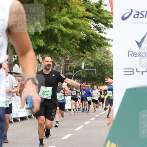 21.09.2025 - PSD Bank Halbmarathon Strokosch-Dieckow http://msf.ph/oto/8941542 21.09.2025 11:42:47 Ziel 1068, 1090, 1312, 2127, 2174, 2207, 2272, 4046 meine-sportfotos.de
