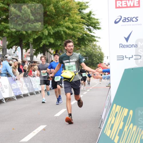 21.09.2025 - PSD Bank Halbmarathon Strokosch-Dieckow http://msf.ph/oto/8941562 21.09.2025 11:42:54 Ziel 1090, 2123, 2135, 2158, 2174, 2207, 3315, 4046 meine-sportfotos.de