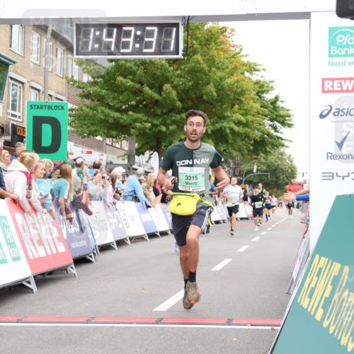 21.09.2025 - PSD Bank Halbmarathon Strokosch-Dieckow http://msf.ph/oto/8941565 21.09.2025 11:42:54 Ziel 1090, 2123, 2135, 2158, 2174, 2207, 3315, 4046 meine-sportfotos.de
