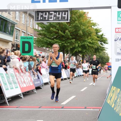 21.09.2025 - PSD Bank Halbmarathon Strokosch-Dieckow http://msf.ph/oto/8941614 21.09.2025 11:43:07 Ziel 1749, 1750, 2100, 2157, 2202, 2369, 2995 meine-sportfotos.de