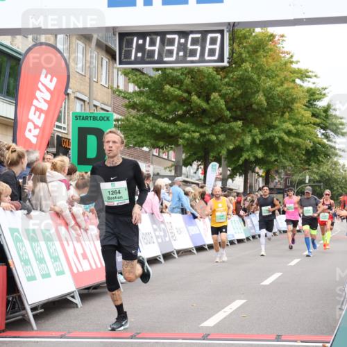 21.09.2025 - PSD Bank Halbmarathon Strokosch-Dieckow http://msf.ph/oto/8941655 21.09.2025 11:43:21 Ziel 1262, 1264, 1943, 2019, 2027, 2154, 2240, 2265 meine-sportfotos.de