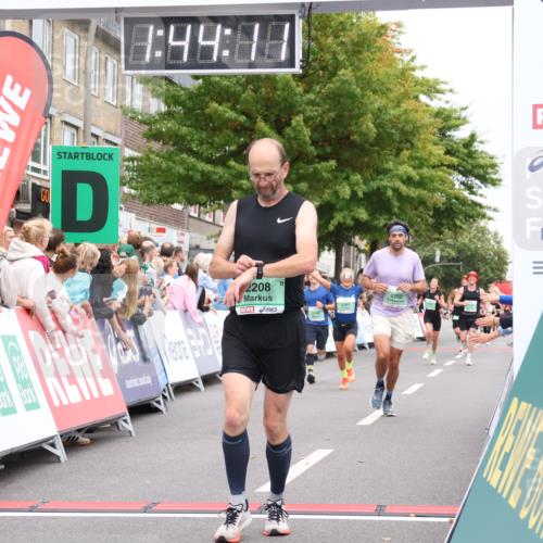 21.09.2025 - PSD Bank Halbmarathon Strokosch-Dieckow http://msf.ph/oto/8941702 21.09.2025 11:43:35 Ziel 1804, 2208, 2252, 2267, 3188, 3920 meine-sportfotos.de
