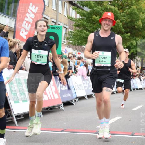 21.09.2025 - PSD Bank Halbmarathon Strokosch-Dieckow http://msf.ph/oto/8941720 21.09.2025 11:43:40 Ziel 1073, 1592, 1593, 2208, 2252, 2267, 3188 meine-sportfotos.de
