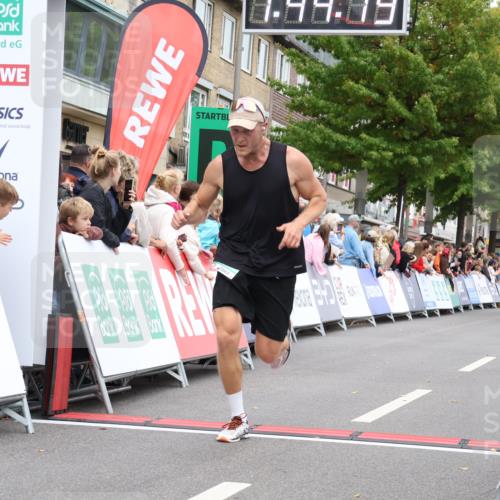 21.09.2025 - PSD Bank Halbmarathon Strokosch-Dieckow http://msf.ph/oto/8941727 21.09.2025 11:43:42 Ziel 1073, 1592, 1593, 2208, 2252, 2267, 3188 meine-sportfotos.de