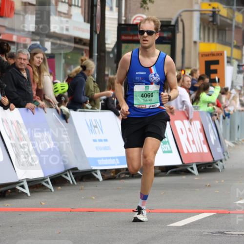 21.09.2025 - PSD Bank Halbmarathon Strokosch-Dieckow http://msf.ph/oto/8941756 21.09.2025 11:26:16 Ziel 1868, 1916, 2249, 4066 meine-sportfotos.de