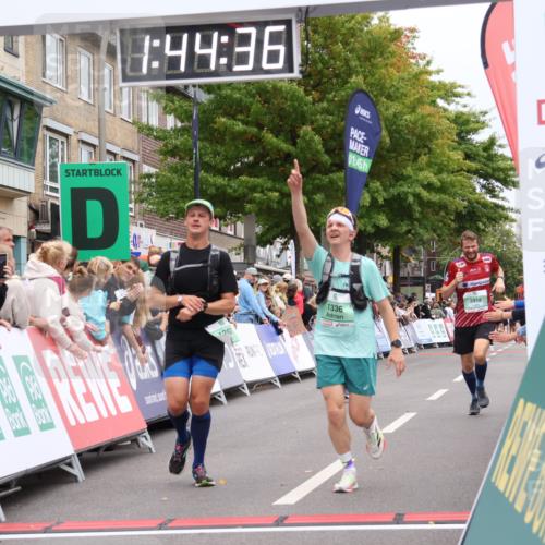 21.09.2025 - PSD Bank Halbmarathon Strokosch-Dieckow http://msf.ph/oto/8941780 21.09.2025 11:43:59 Ziel 1217, 1282, 1333, 1336, 2054, 2119, 2147, 2192, 2350, 2447, 3918 meine-sportfotos.de