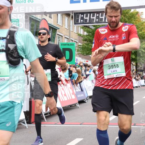 21.09.2025 - PSD Bank Halbmarathon Strokosch-Dieckow http://msf.ph/oto/8941796 21.09.2025 11:44:03 Ziel 1282, 1333, 1336, 2119, 2147, 2350, 3918 meine-sportfotos.de