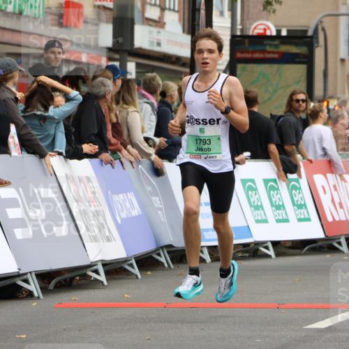 21.09.2025 - PSD Bank Halbmarathon Strokosch-Dieckow http://msf.ph/oto/8941823 21.09.2025 11:26:47 Ziel 1439, 1793, 4040 meine-sportfotos.de