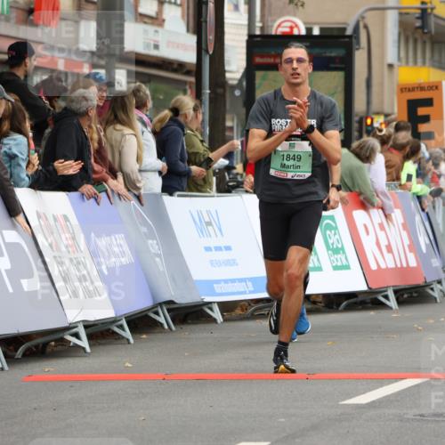 21.09.2025 - PSD Bank Halbmarathon Strokosch-Dieckow http://msf.ph/oto/8941884 21.09.2025 11:27:08 Ziel 1598, 1849, 4005 meine-sportfotos.de