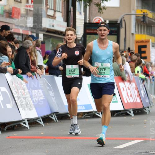 21.09.2025 - PSD Bank Halbmarathon Strokosch-Dieckow http://msf.ph/oto/8941901 21.09.2025 11:27:16 Ziel 1236, 1598, 1849, 1879, 4005 meine-sportfotos.de