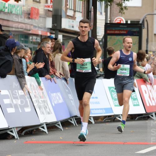 21.09.2025 - PSD Bank Halbmarathon Strokosch-Dieckow http://msf.ph/oto/8941914 21.09.2025 11:27:22 Ziel 1236, 1781, 1782, 1831, 1879, 4005, 4019 meine-sportfotos.de