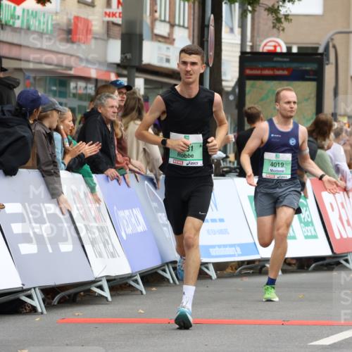 21.09.2025 - PSD Bank Halbmarathon Strokosch-Dieckow http://msf.ph/oto/8941916 21.09.2025 11:27:22 Ziel 1236, 1781, 1782, 1831, 1879, 4005, 4019 meine-sportfotos.de