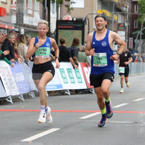 21.09.2025 - PSD Bank Halbmarathon Strokosch-Dieckow http://msf.ph/oto/8941930 21.09.2025 11:27:25 Ziel 1236, 1781, 1782, 1831, 1874, 1879, 1953, 4019 meine-sportfotos.de